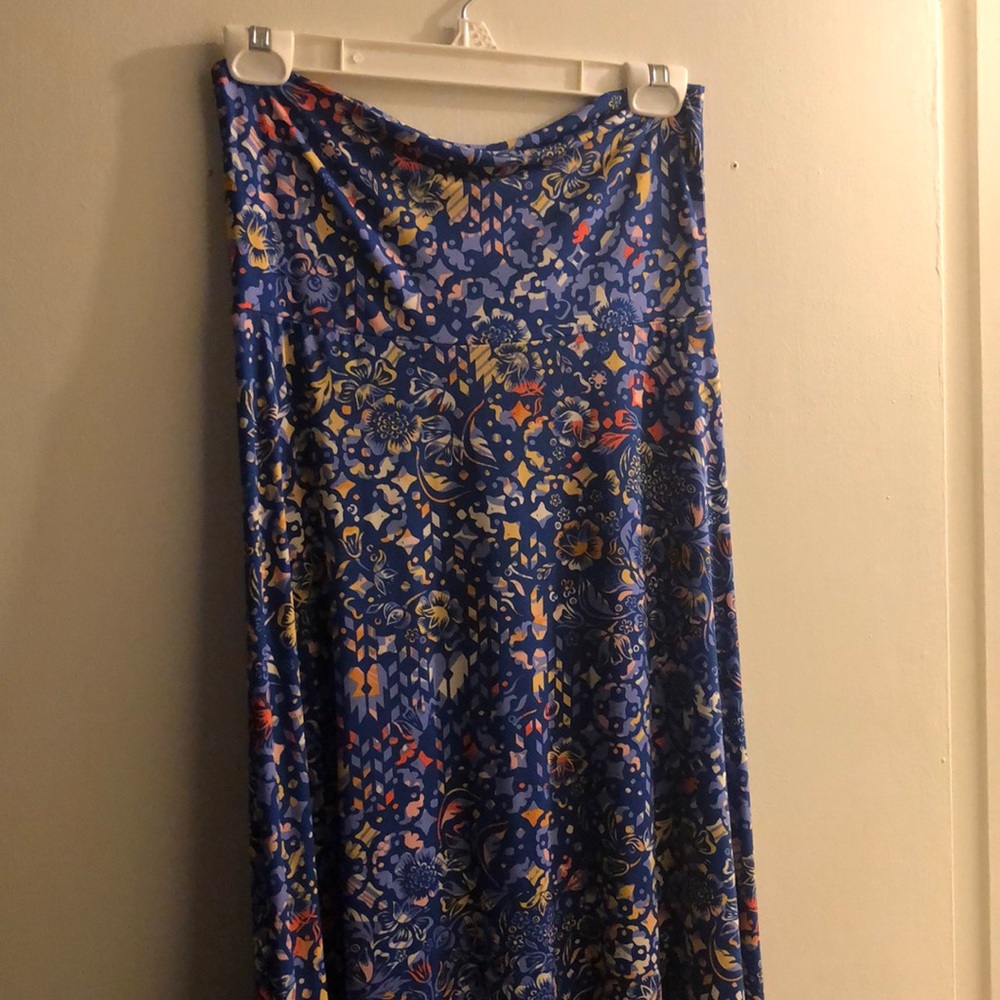 LulaRoe maxi skirt size extra small but runs more like a small/medium
